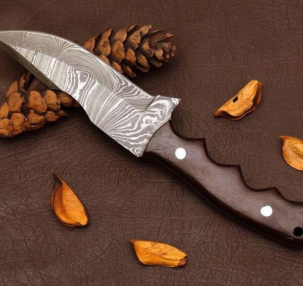 Custom Handmade Fixed Blade Hunting Knife with Ergonomic Hardwood Handle & Two-Tone Leather Sheath